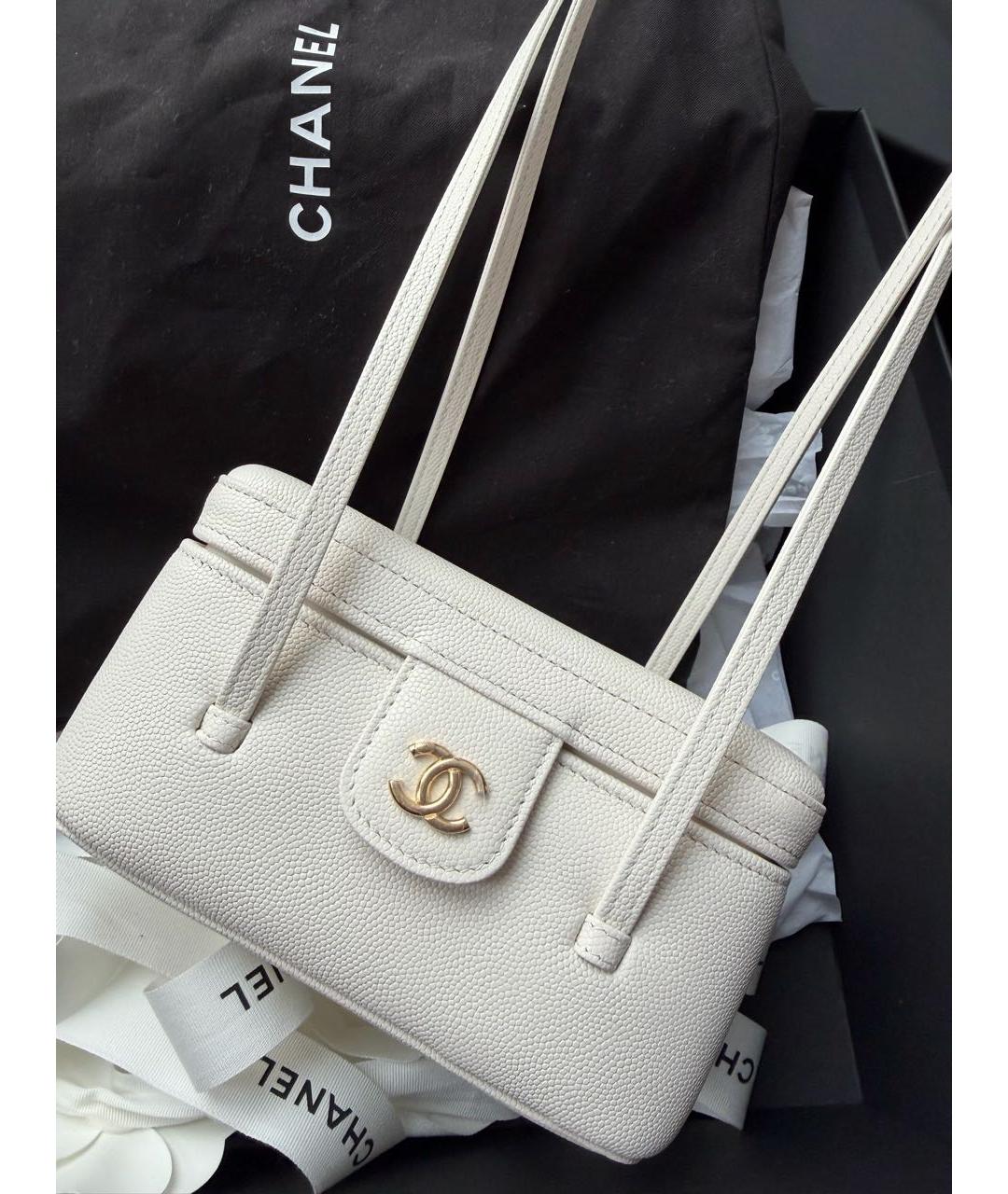 CHANEL Белая кожаная сумка через плечо, фото 2