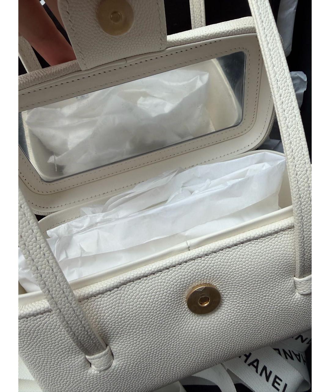 CHANEL Белая кожаная сумка через плечо, фото 4
