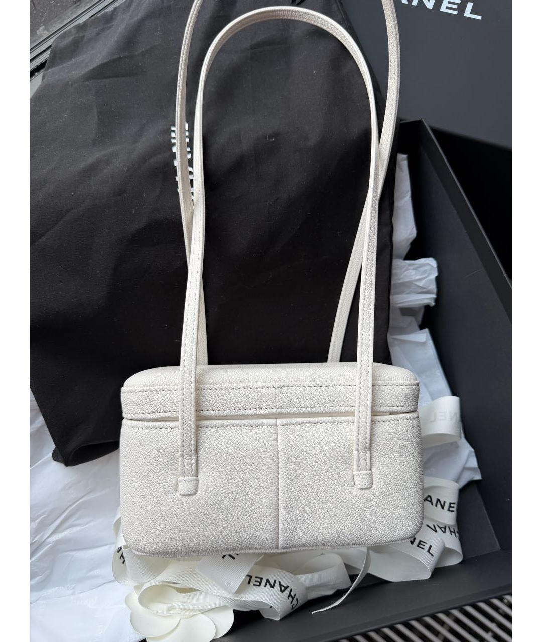 CHANEL Белая кожаная сумка через плечо, фото 3