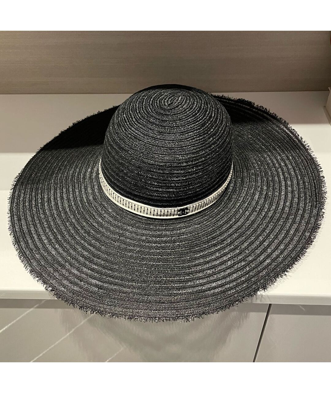 CHANEL PRE-OWNED Черная соломенная шляпа, фото 4