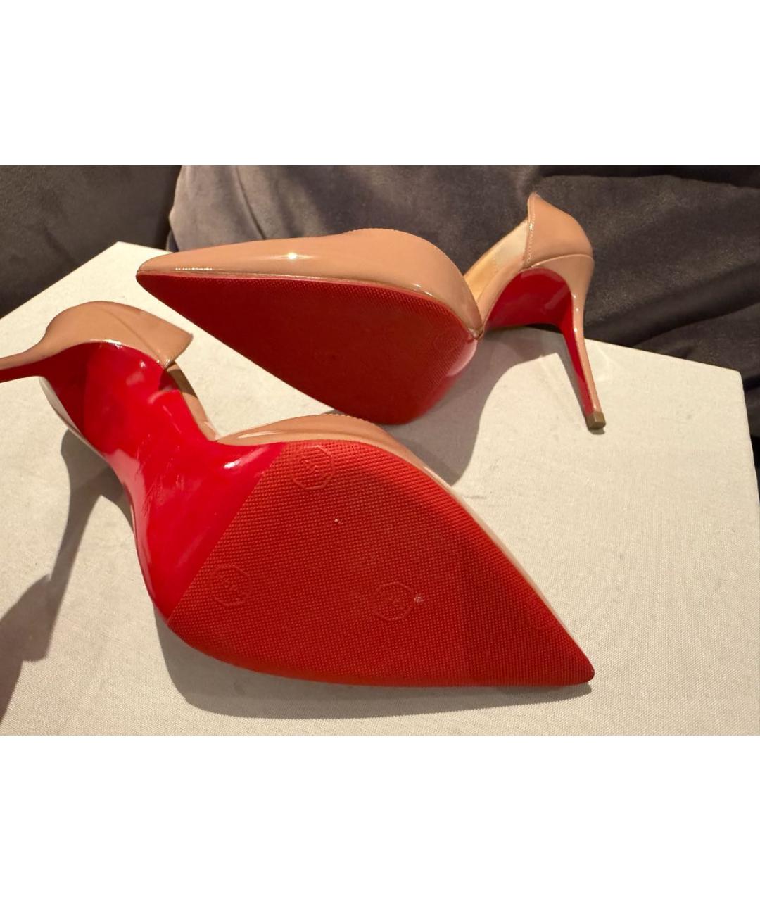 CHRISTIAN LOUBOUTIN Бежевые туфли из лакированной кожи, фото 6