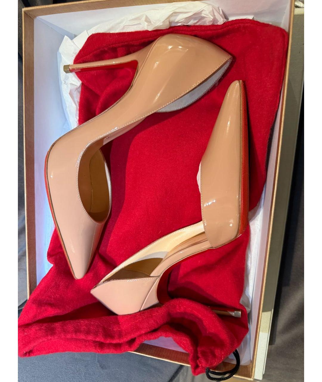 CHRISTIAN LOUBOUTIN Бежевые туфли из лакированной кожи, фото 8