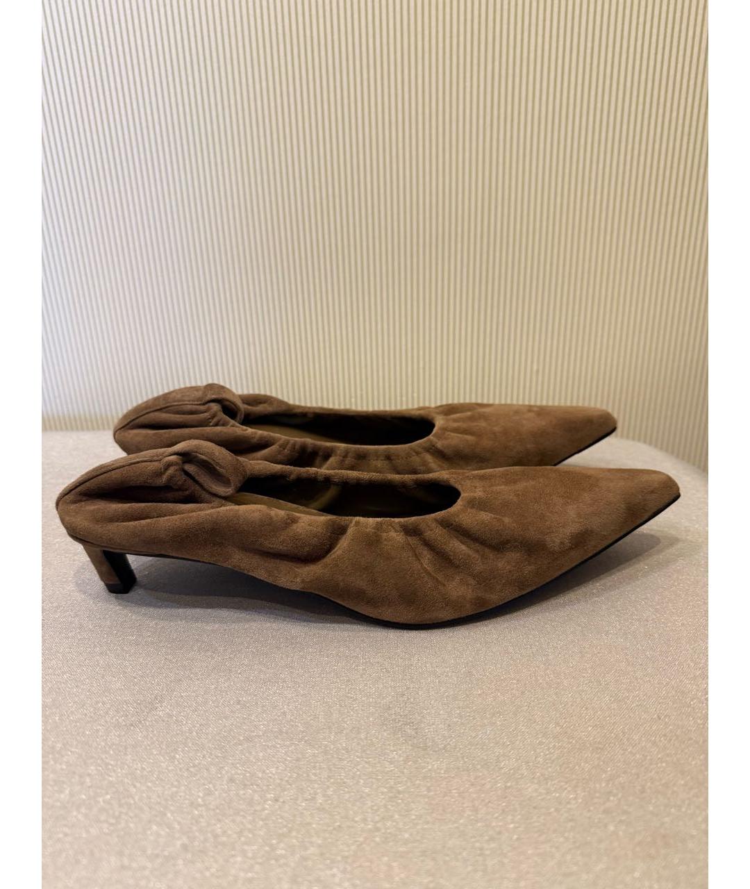 12 STOREEZ Коричневые замшевые лодочки на низком каблуке, фото 5