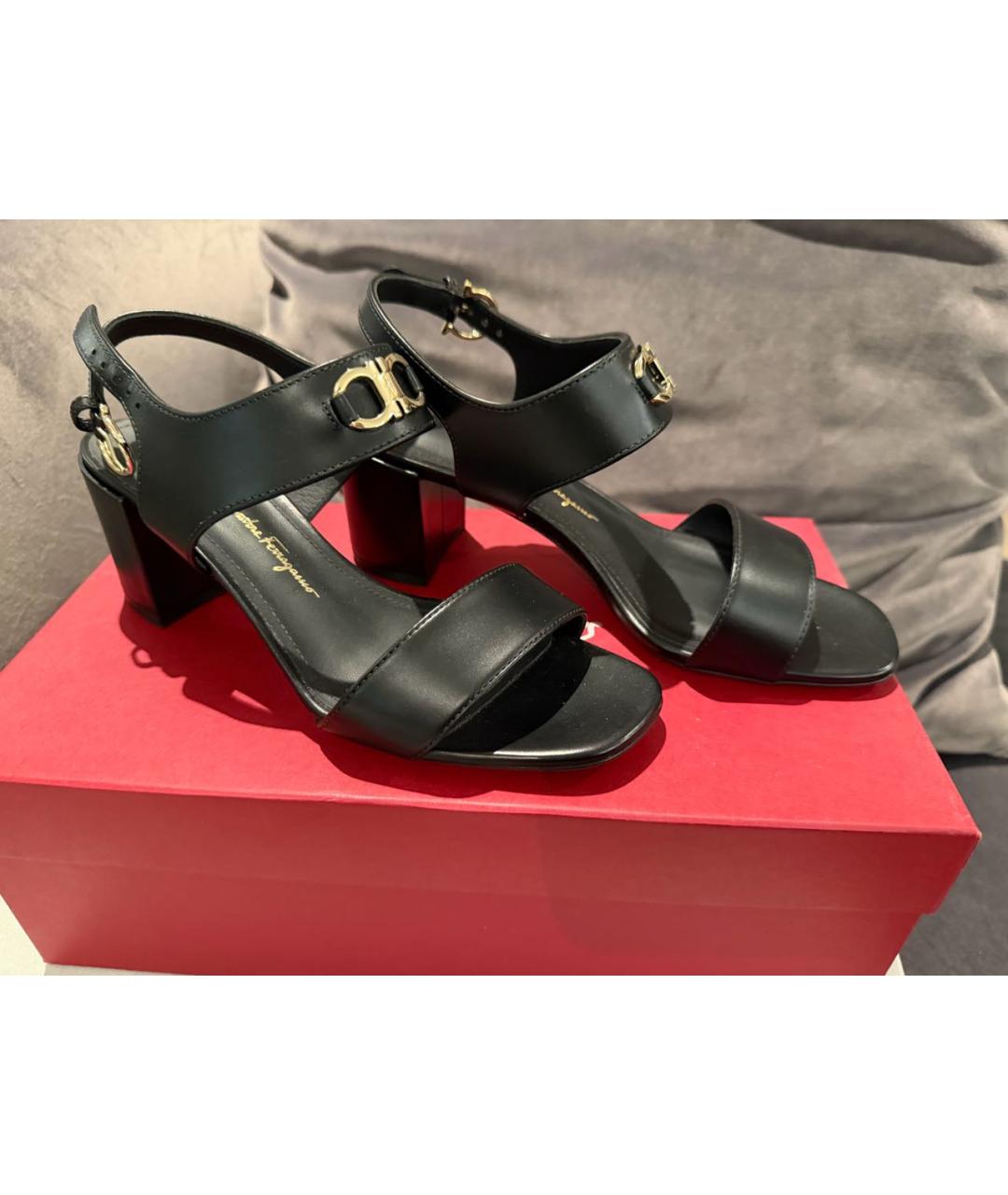 FERRAGAMO Черные кожаные босоножки, фото 7