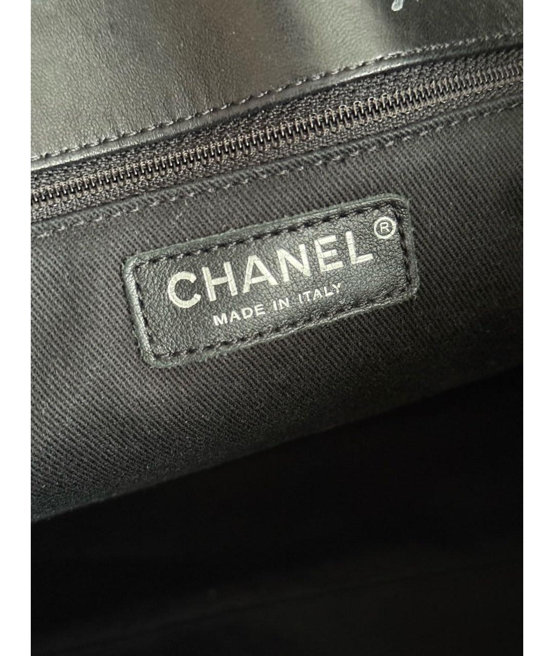 CHANEL Коричневая сумка с короткими ручками из лакированной кожи, фото 4