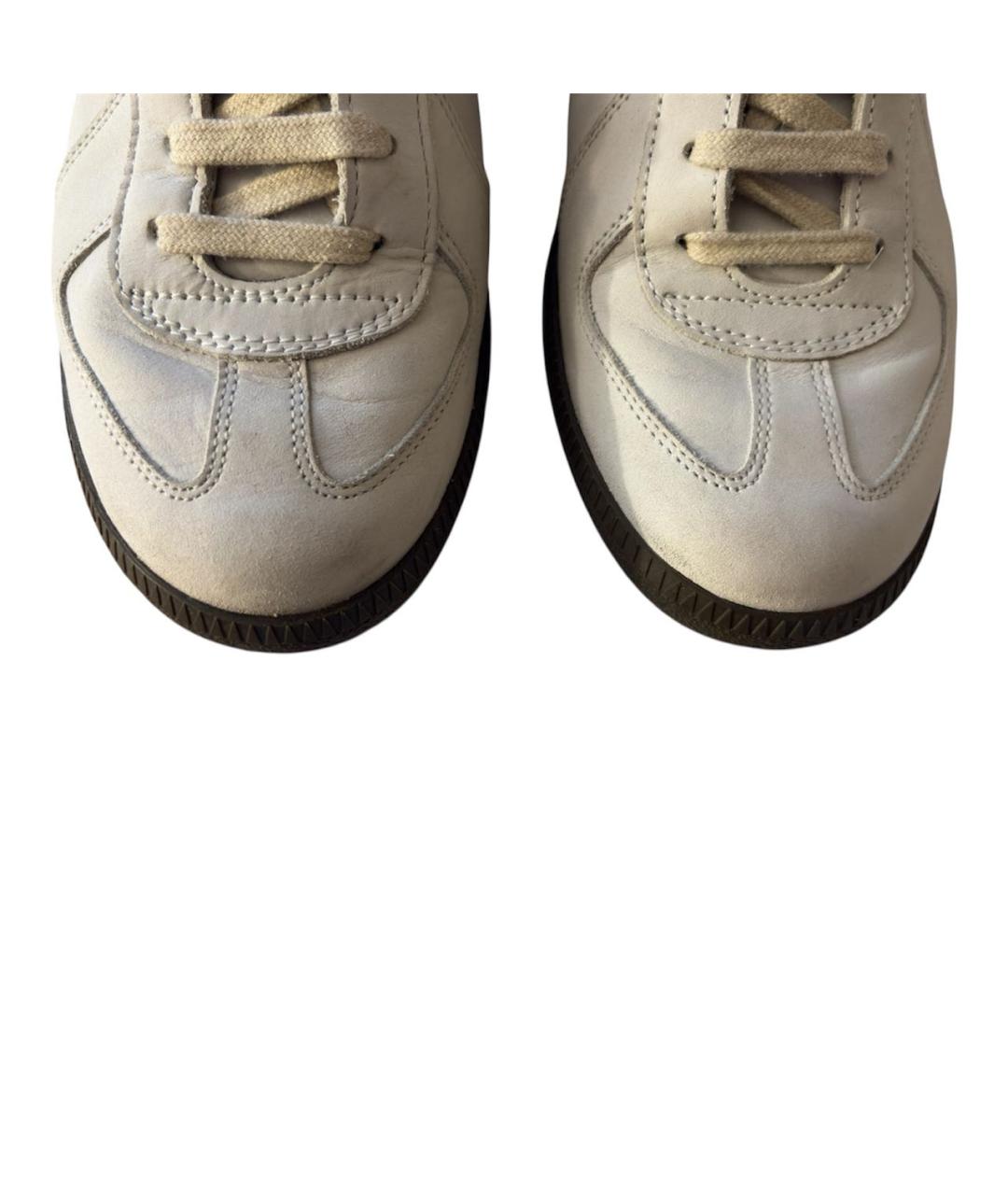 MAISON MARGIELA Белые нубуковые низкие кроссовки / кеды, фото 3