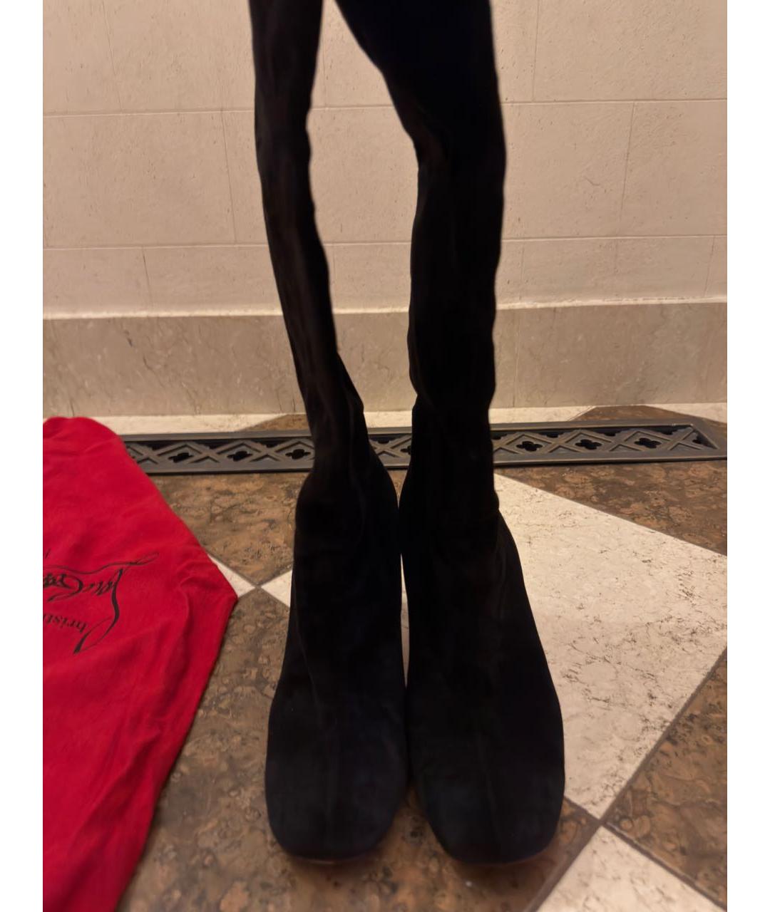 CHRISTIAN LOUBOUTIN Черные замшевые ботфорты, фото 2