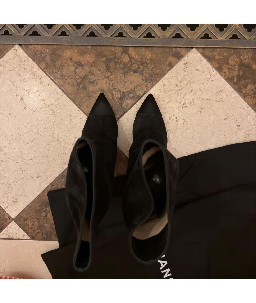 CHANEL Черные замшевые ботильоны, фото 3