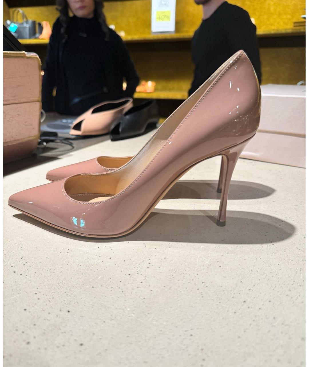 SERGIO ROSSI Бежевые туфли из лакированной кожи, фото 4