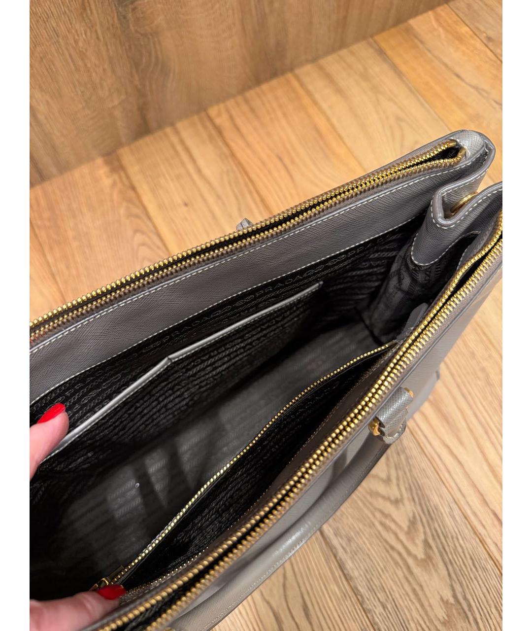 PRADA Серая кожаная сумка тоут, фото 4