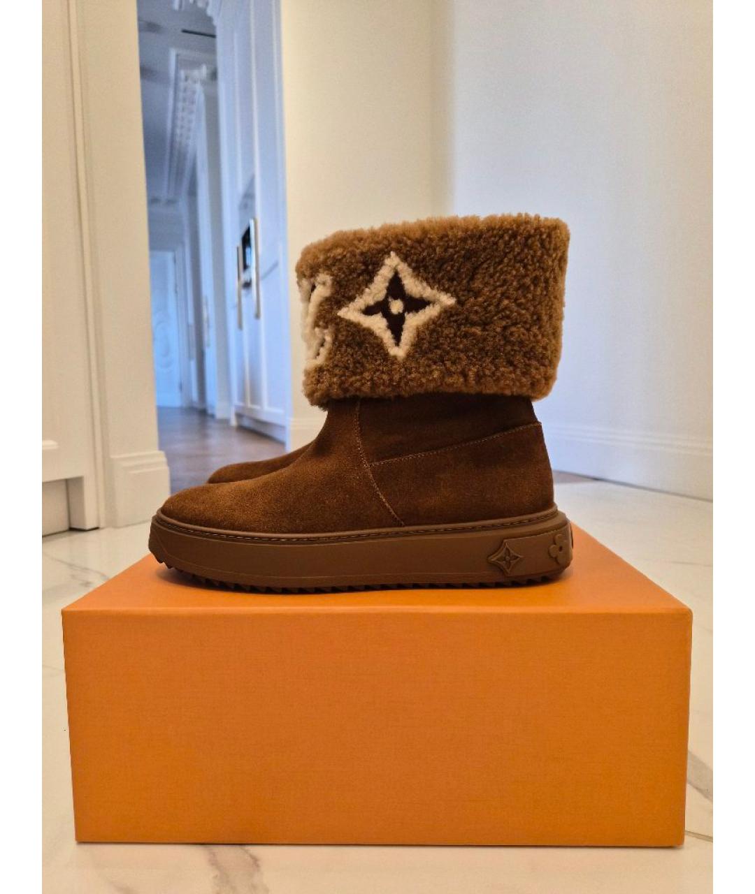 LOUIS VUITTON Коричневые замшевые ботинки, фото 5