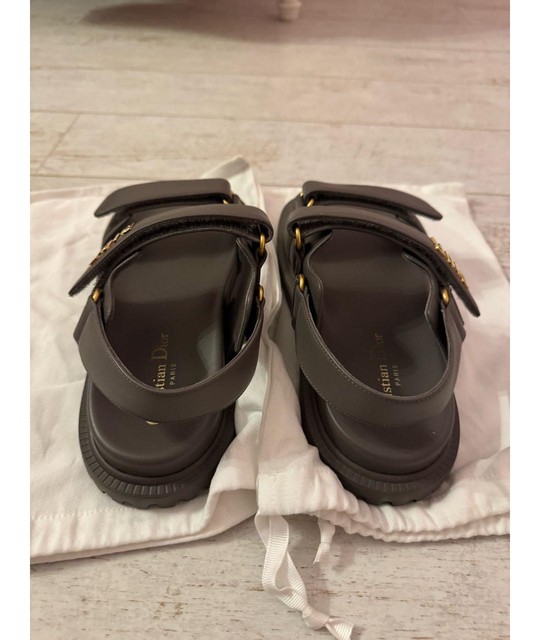CHRISTIAN DIOR Антрацитовые кожаные сандалии, фото 3