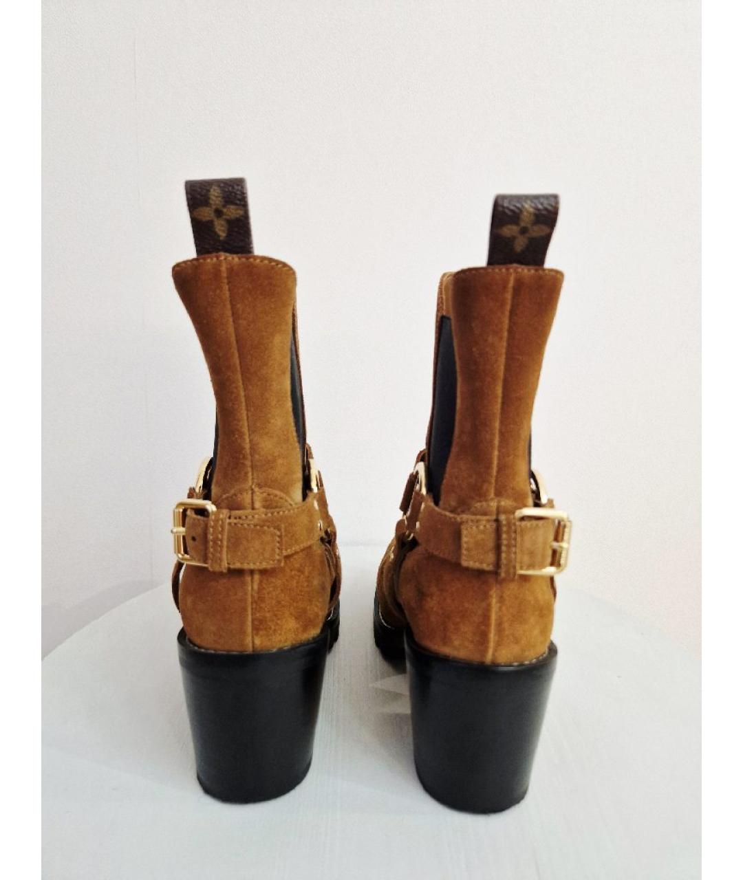 LOUIS VUITTON Коричневые замшевые полусапоги, фото 4