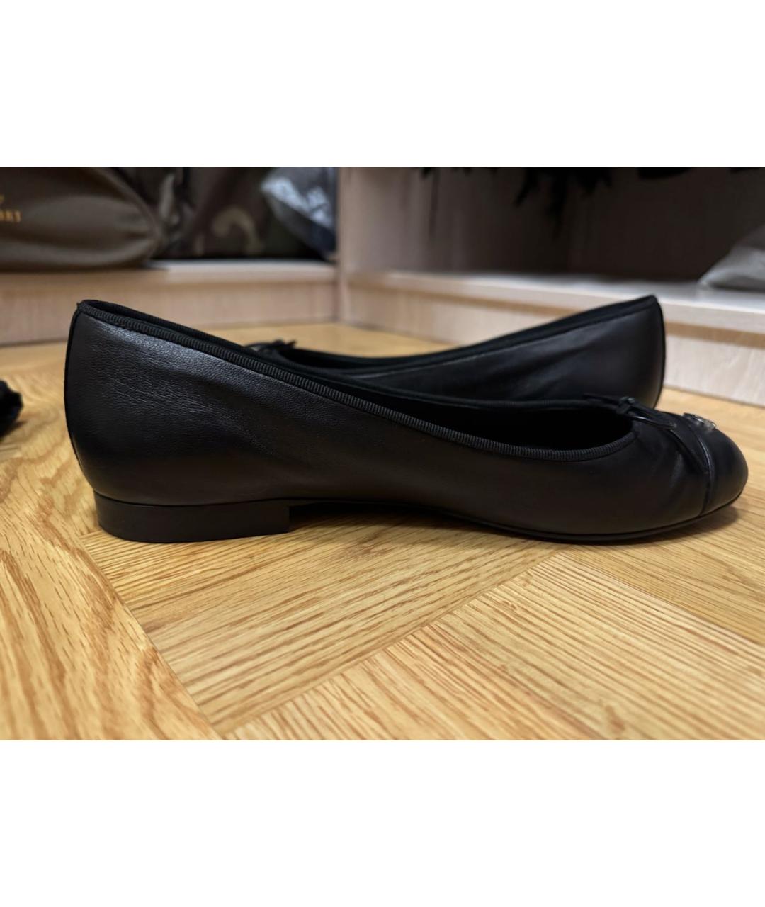 CHANEL Черные кожаные балетки, фото 5
