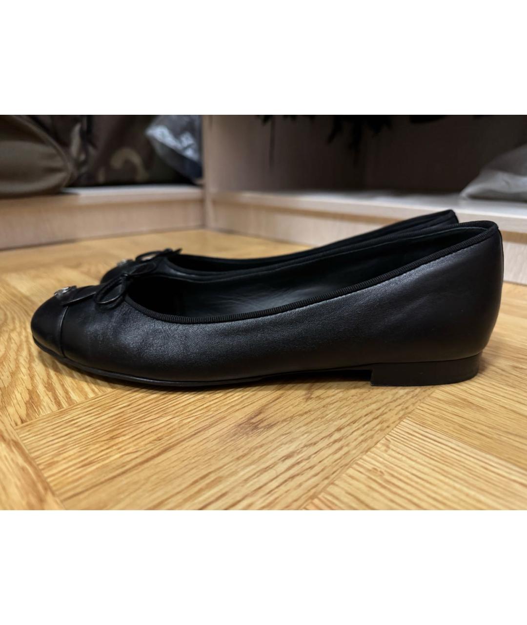 CHANEL Черные кожаные балетки, фото 3
