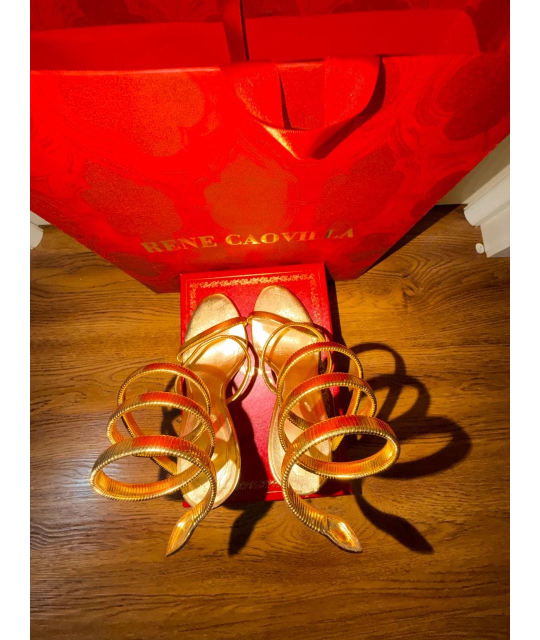 RENE CAOVILLA Золотые кожаные босоножки, фото 3