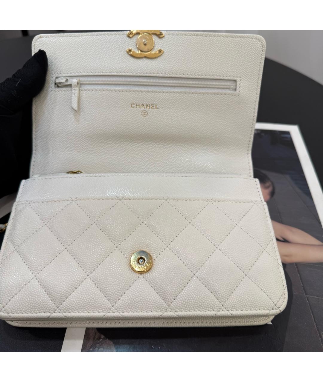 CHANEL Белая кожаная сумка через плечо, фото 7