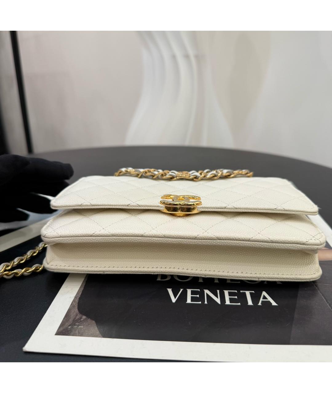 CHANEL Белая кожаная сумка через плечо, фото 5