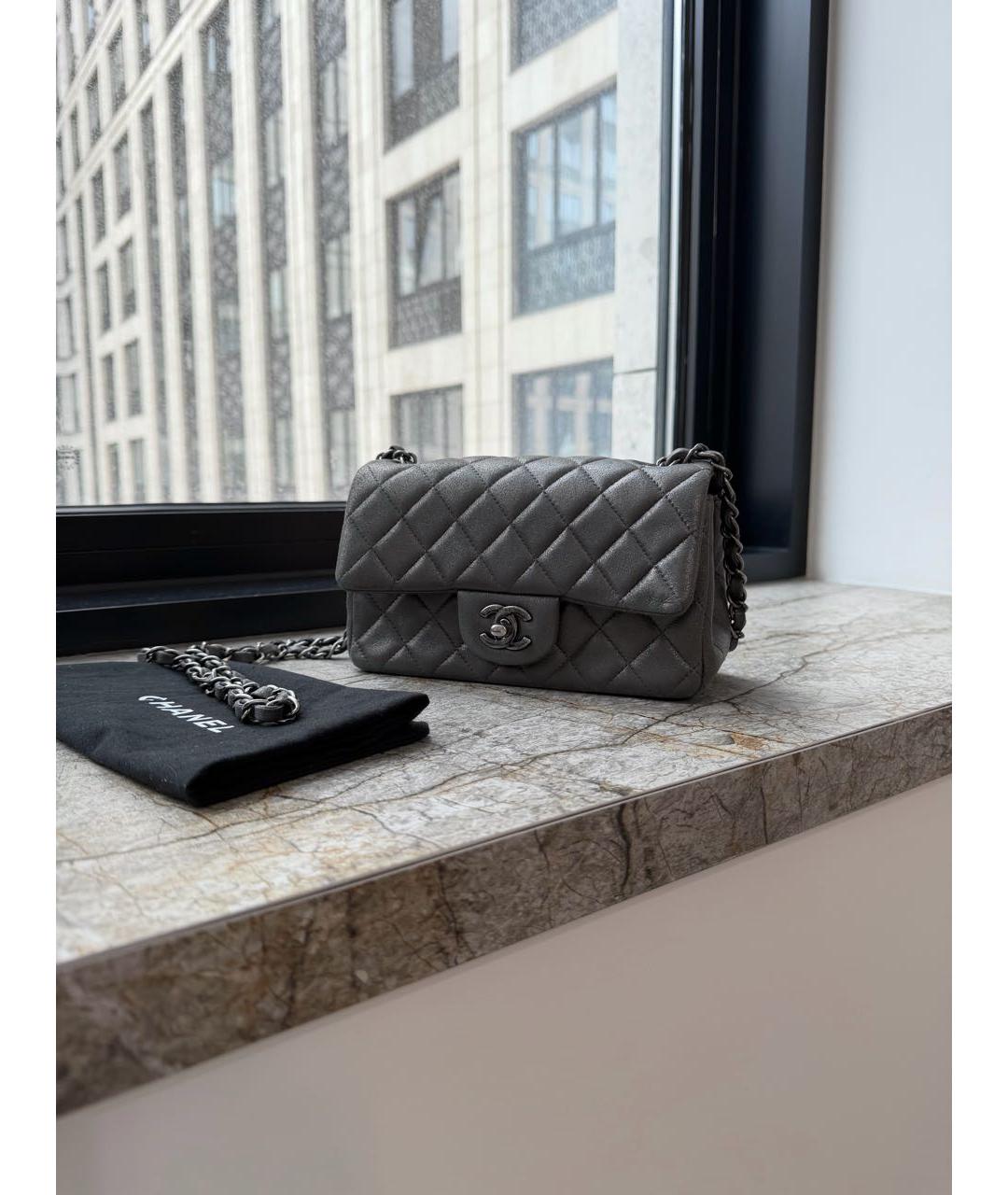 CHANEL Серая кожаная сумка через плечо, фото 2