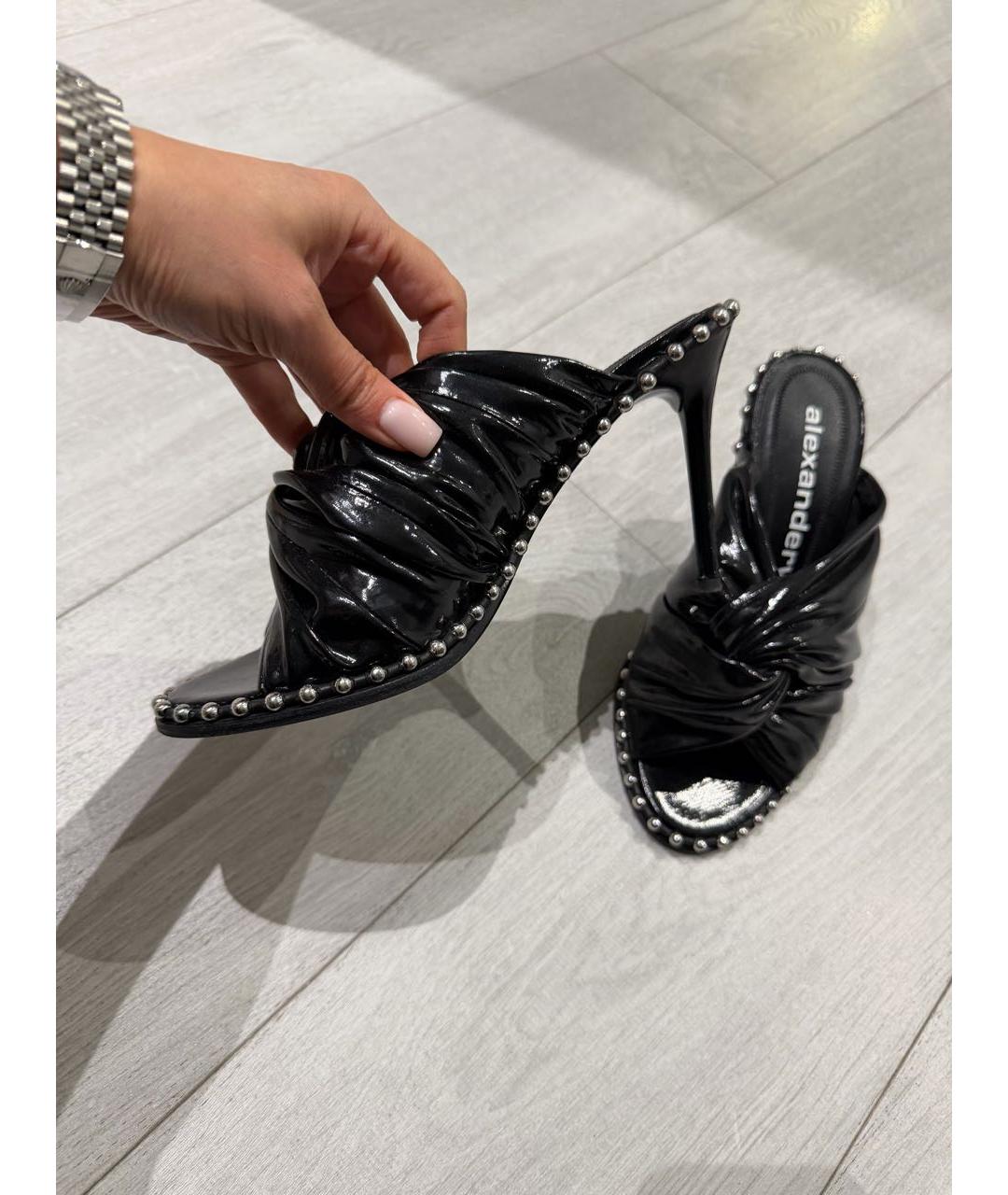 ALEXANDER WANG Черные мюли из лакированной кожи, фото 5