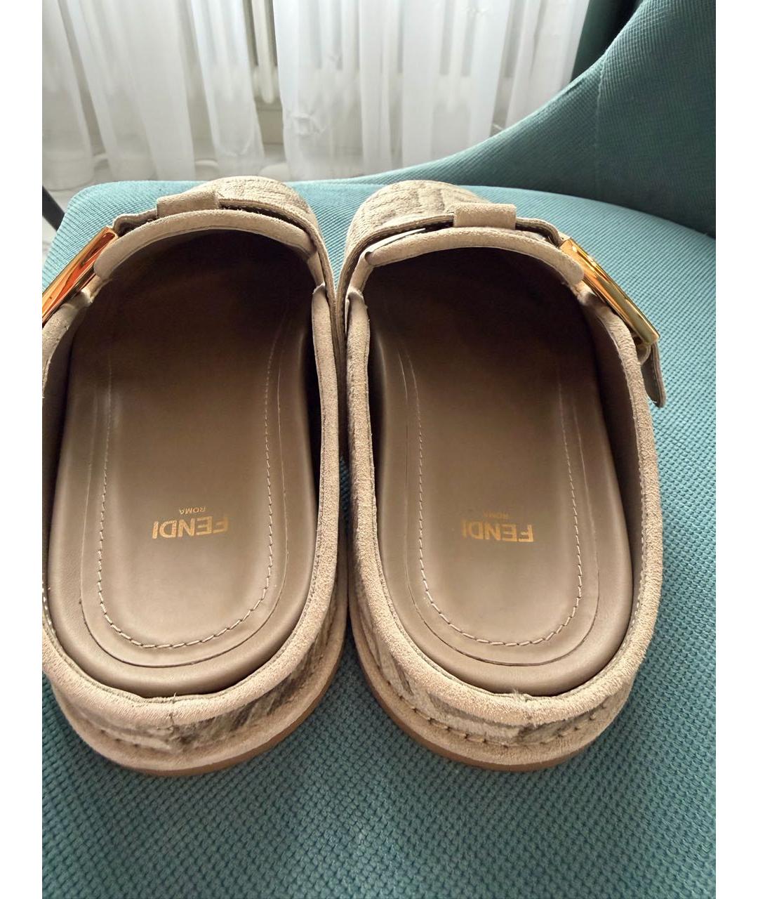 FENDI Бежевые замшевые сабо, фото 4