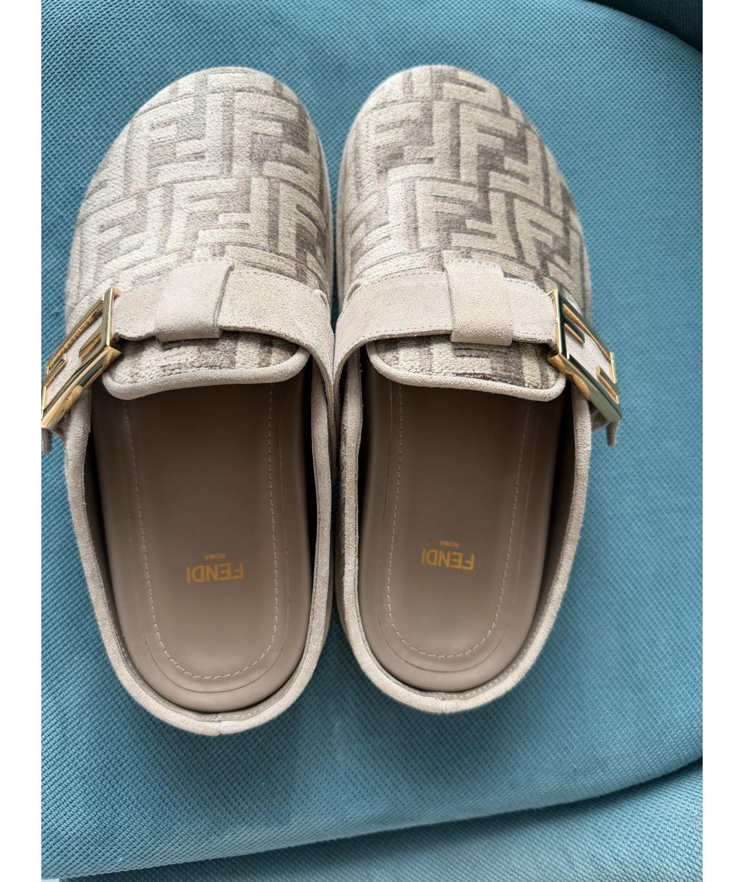 FENDI Бежевые замшевые сабо, фото 3