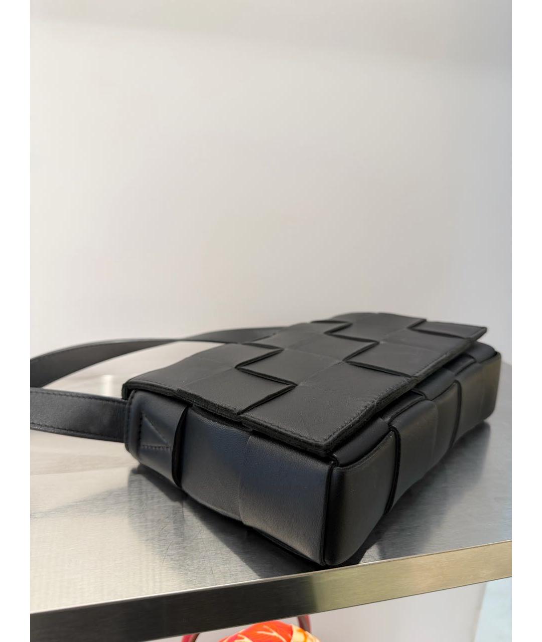 BOTTEGA VENETA Черная кожаная сумка через плечо, фото 2