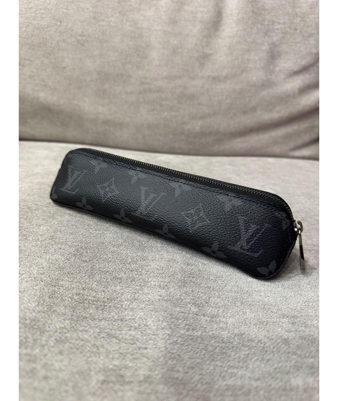 LOUIS VUITTON Черная косметичка, фото 5