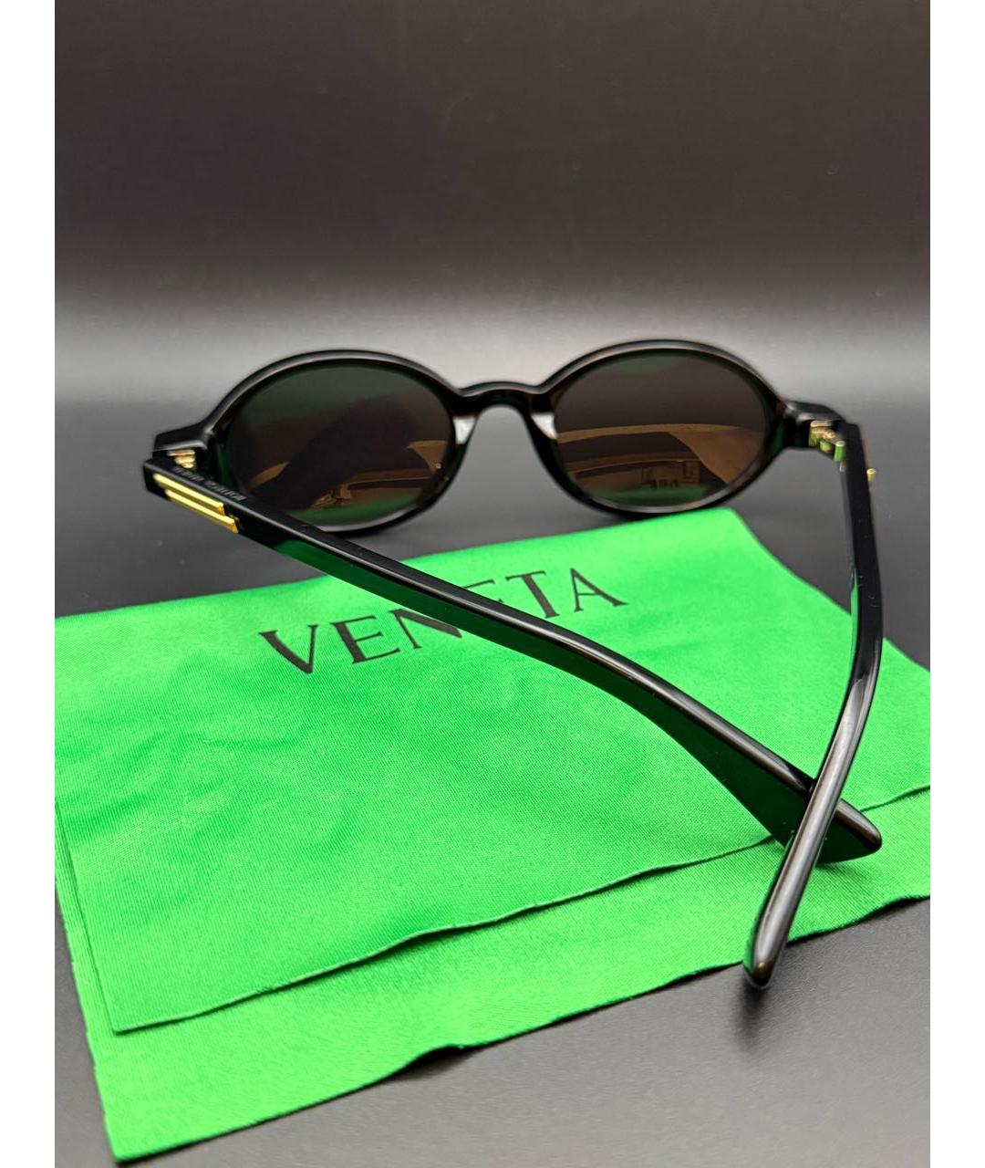 BOTTEGA VENETA Черные пластиковые солнцезащитные очки, фото 3