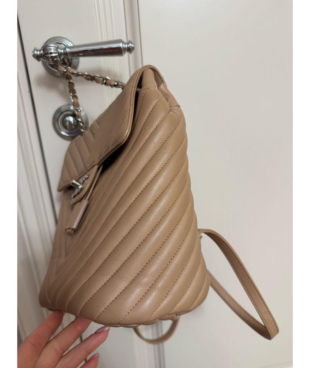 CHANEL Бежевый кожаный рюкзак, фото 6