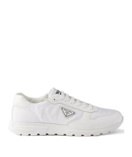 PRADA Низкие кроссовки / кеды