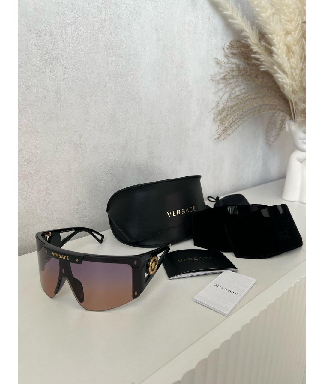 VERSACE Черные пластиковые солнцезащитные очки, фото 4