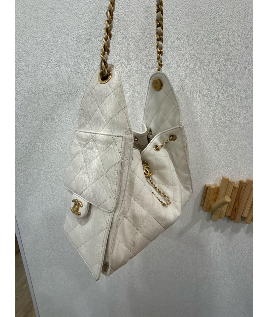 CHANEL Белая кожаная сумка через плечо, фото 3