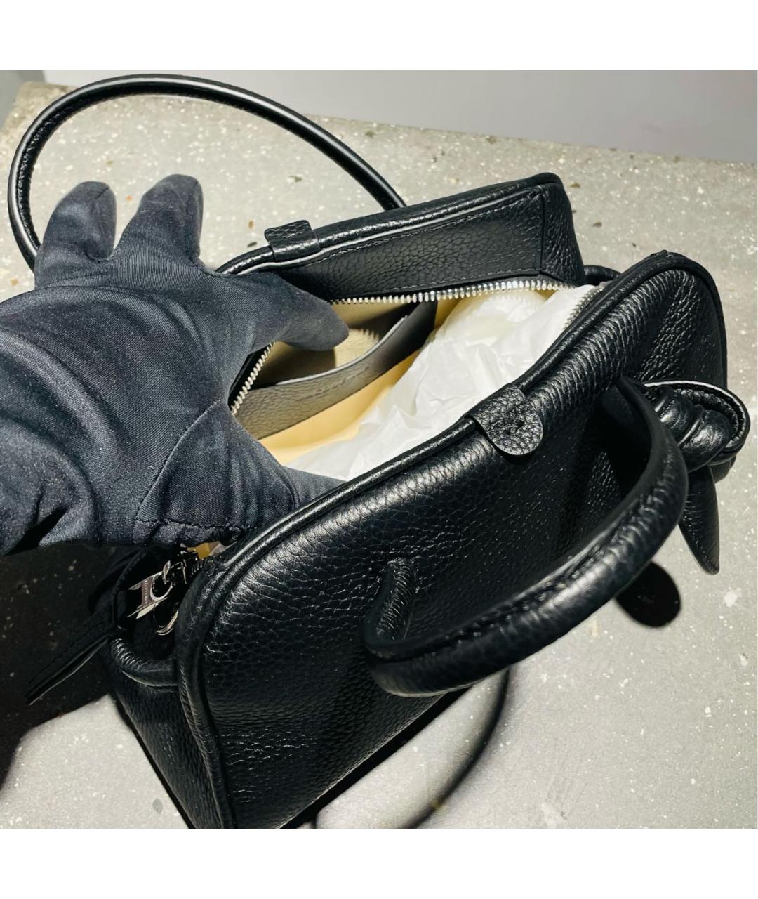 JACQUEMUS Черная кожаная сумка с короткими ручками, фото 4
