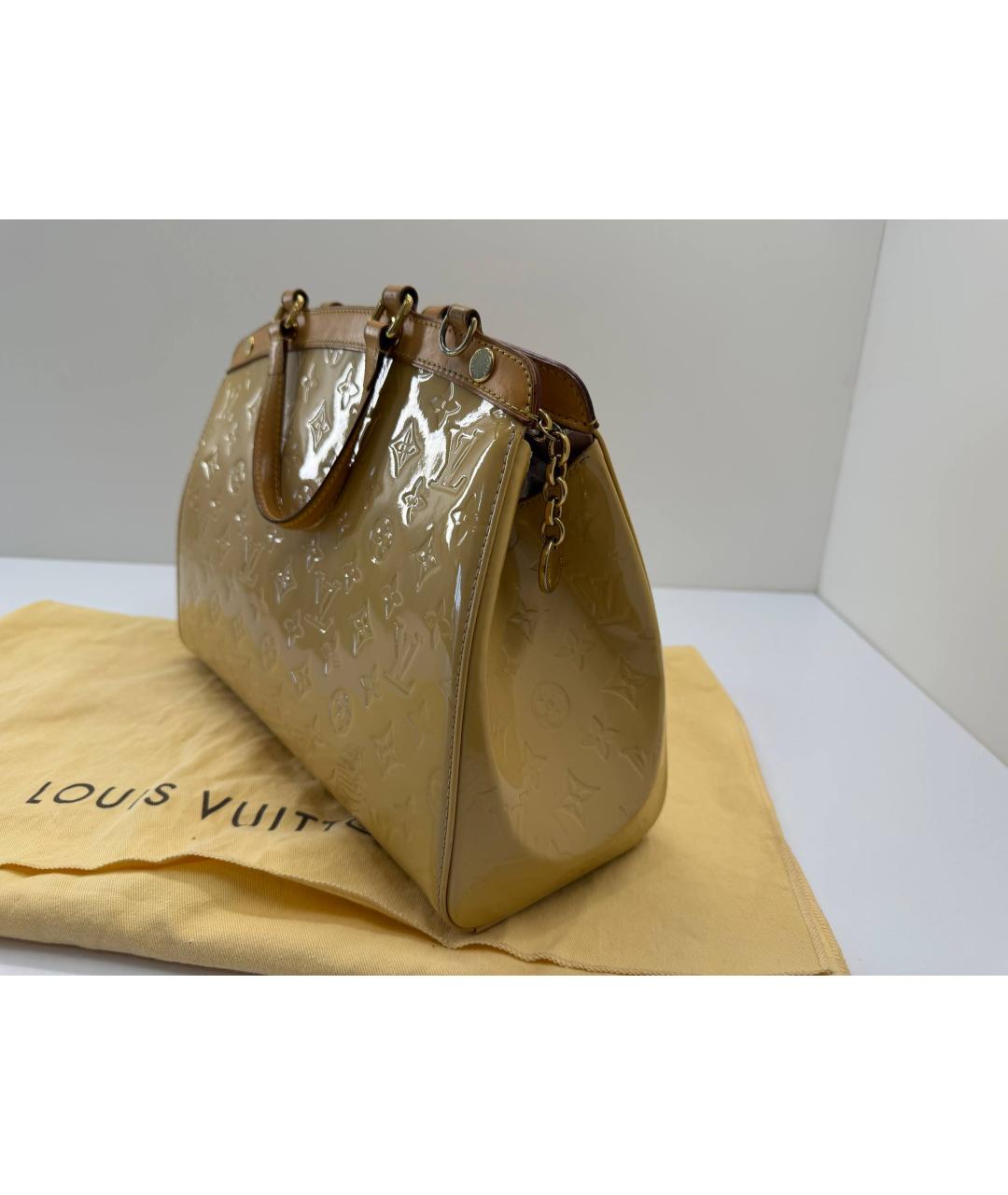 LOUIS VUITTON Бежевая сумка с короткими ручками из лакированной кожи, фото 8