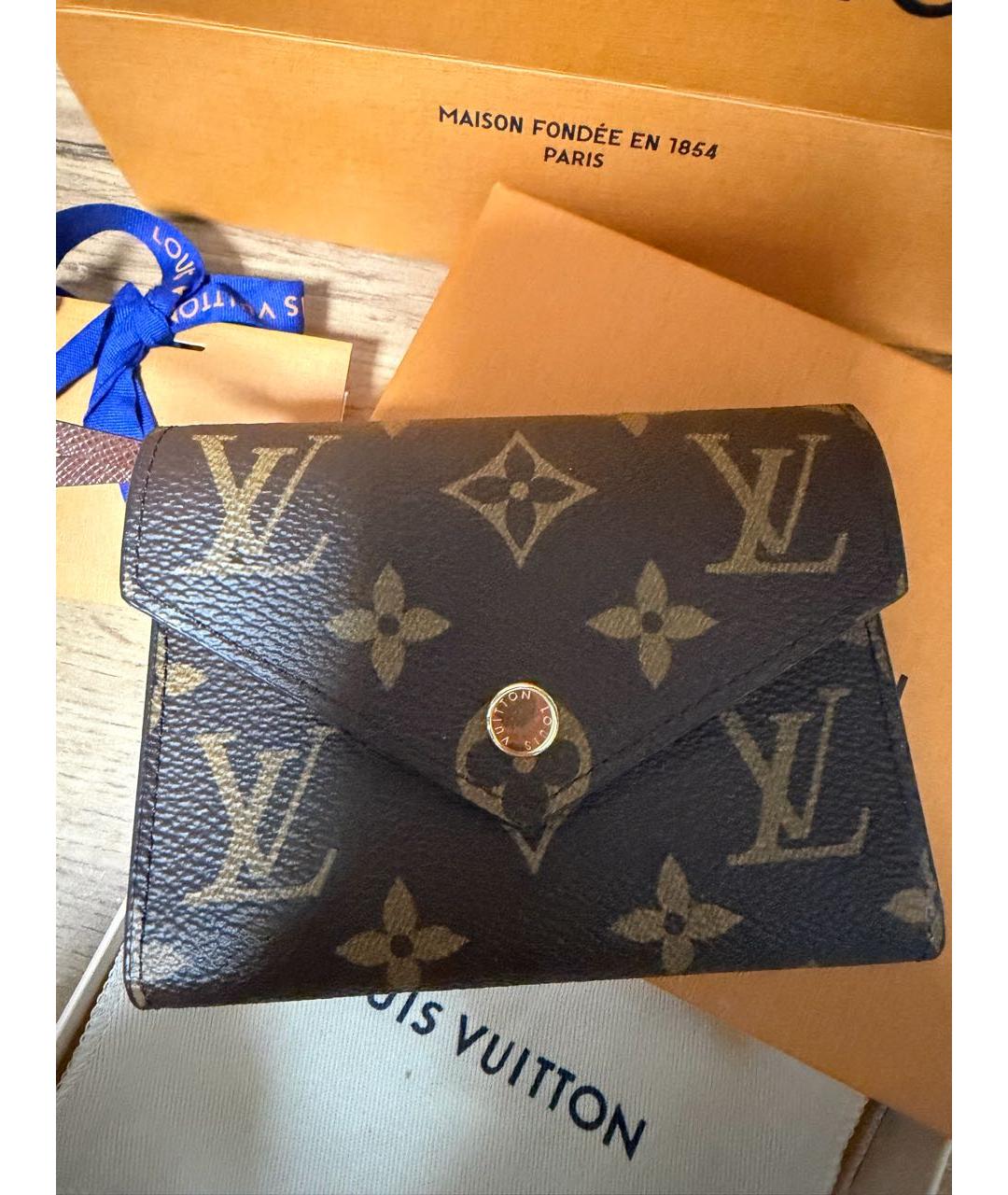 LOUIS VUITTON Коричневый кошелек, фото 5