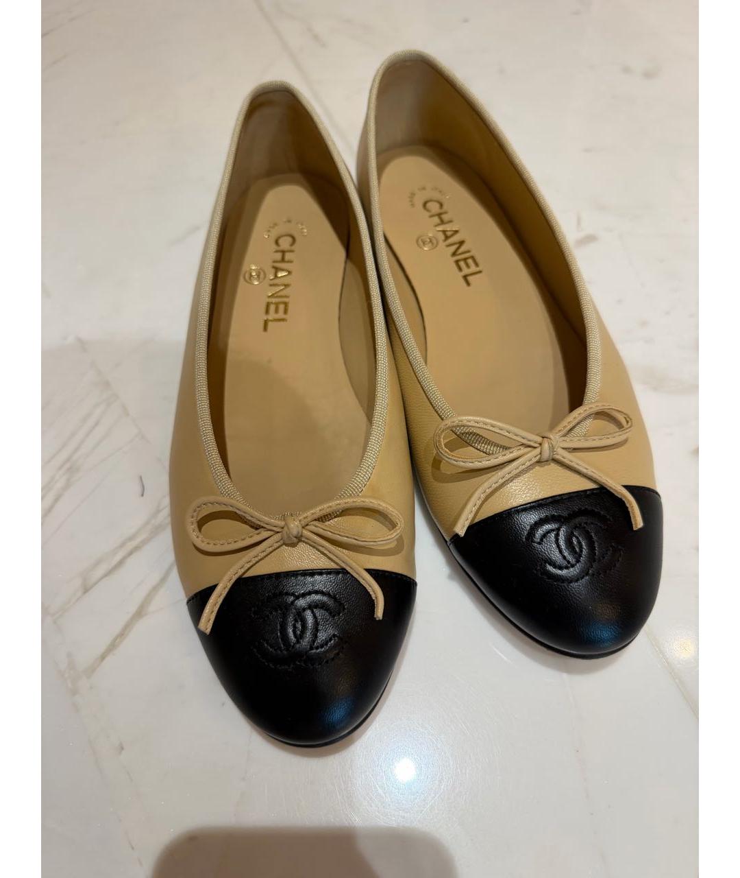 CHANEL Бежевые кожаные балетки, фото 2