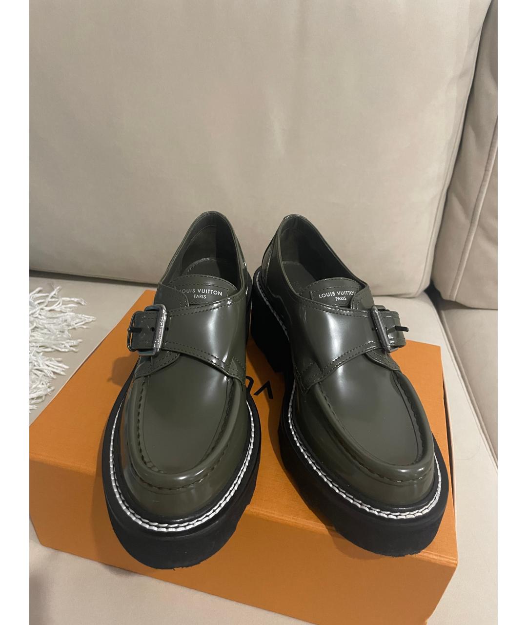 LOUIS VUITTON Зеленые лоферы из лакированной кожи, фото 2