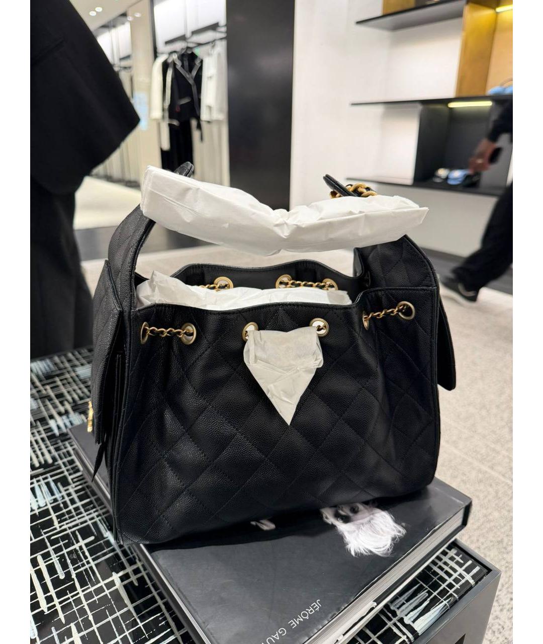 CHANEL Черная кожаная сумка через плечо, фото 5