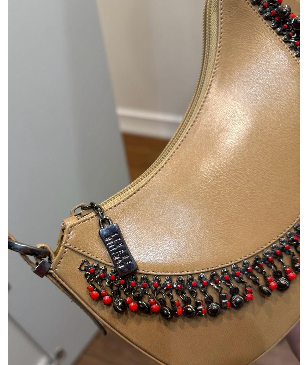 STUART WEITZMAN Бежевая кожаная сумка с короткими ручками, фото 2