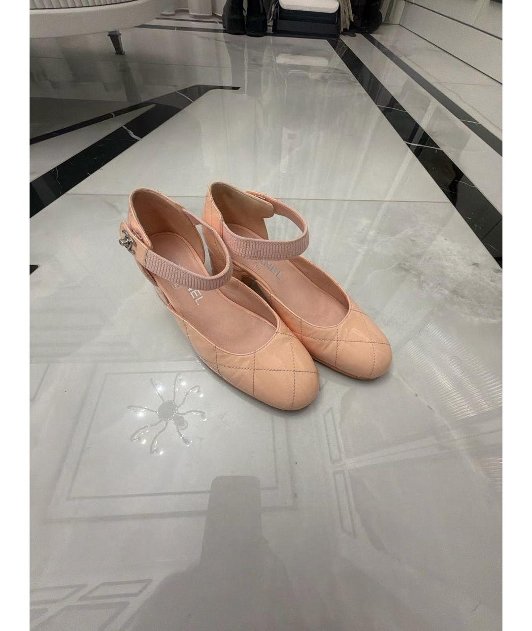 CHANEL Розовые туфли из лакированной кожи, фото 4