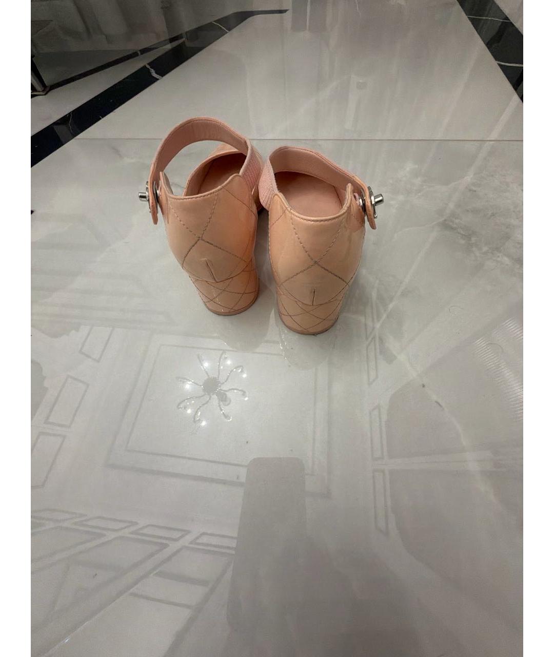 CHANEL Розовые туфли из лакированной кожи, фото 5