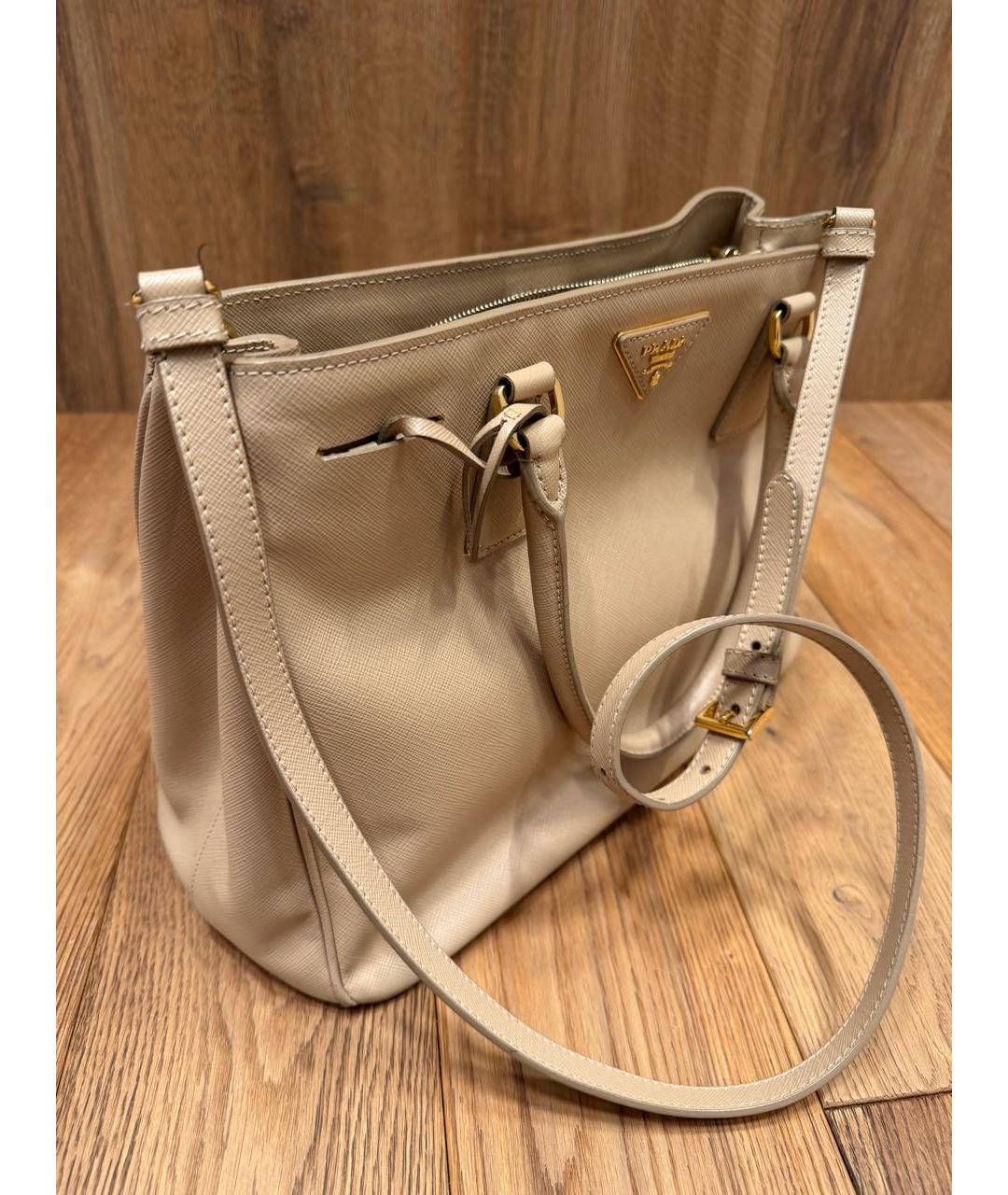 PRADA Бежевая кожаная сумка с короткими ручками, фото 2