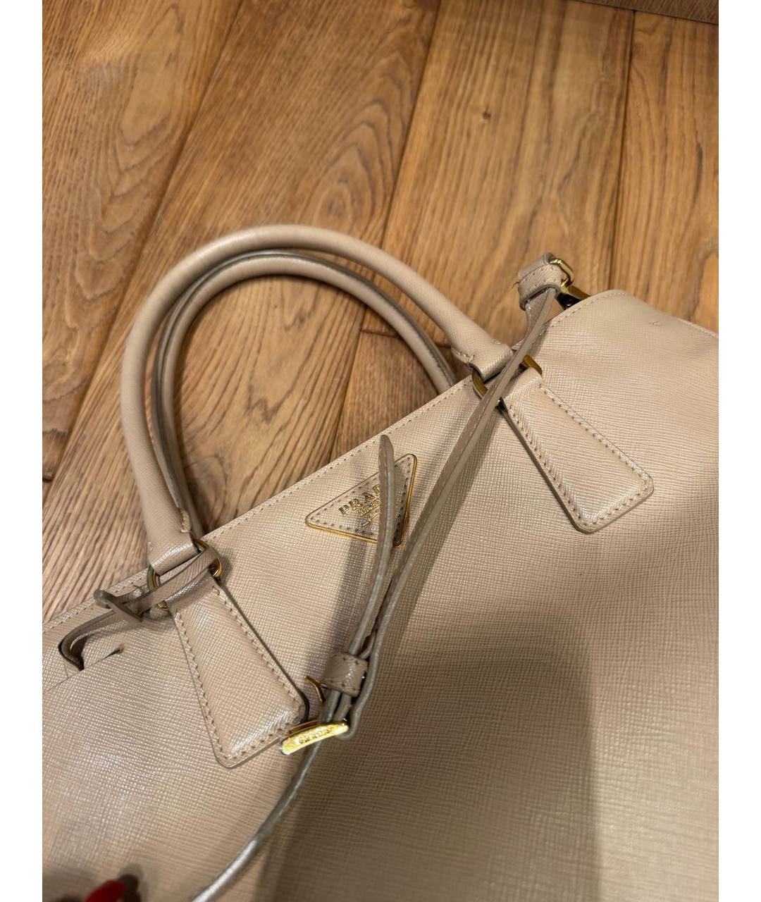 PRADA Бежевая кожаная сумка с короткими ручками, фото 6