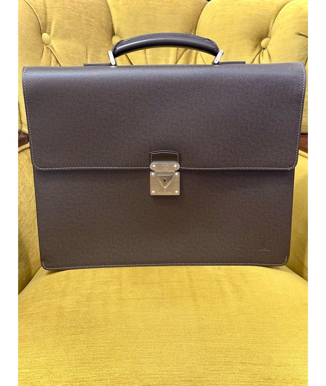 LOUIS VUITTON Коричневый кожаный портфель, фото 9