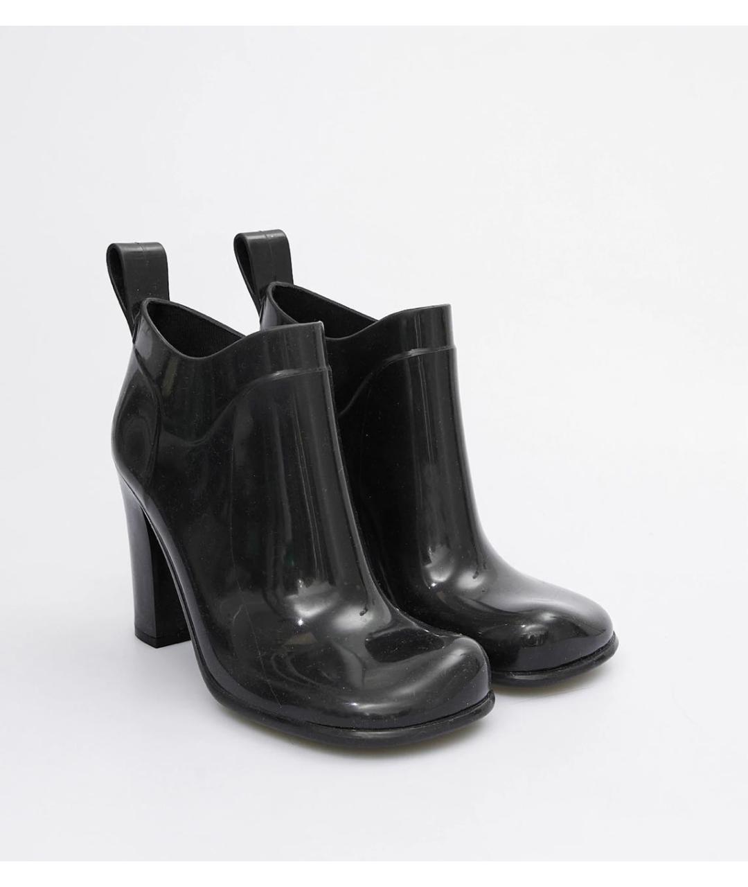 BOTTEGA VENETA Черные резиновые ботильоны, фото 2