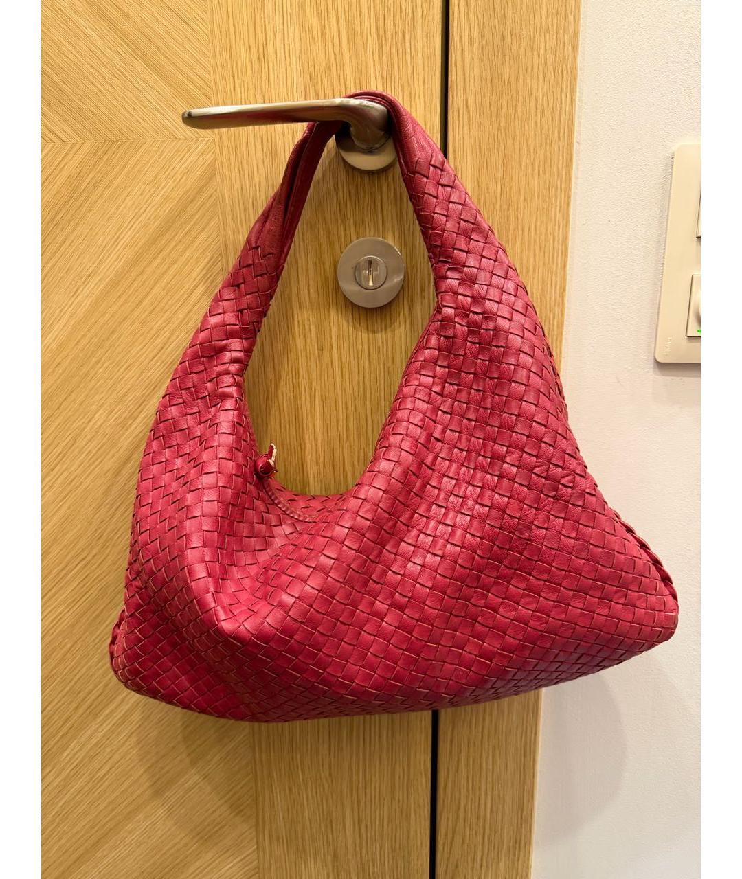 BOTTEGA VENETA Красная кожаная сумка с короткими ручками, фото 5