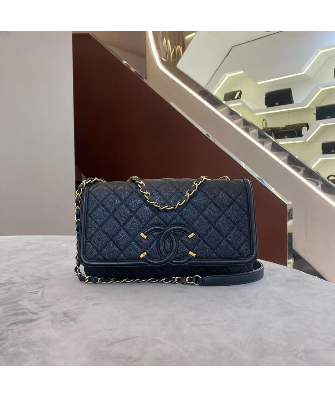 CHANEL Черная кожаная сумка через плечо, фото 2