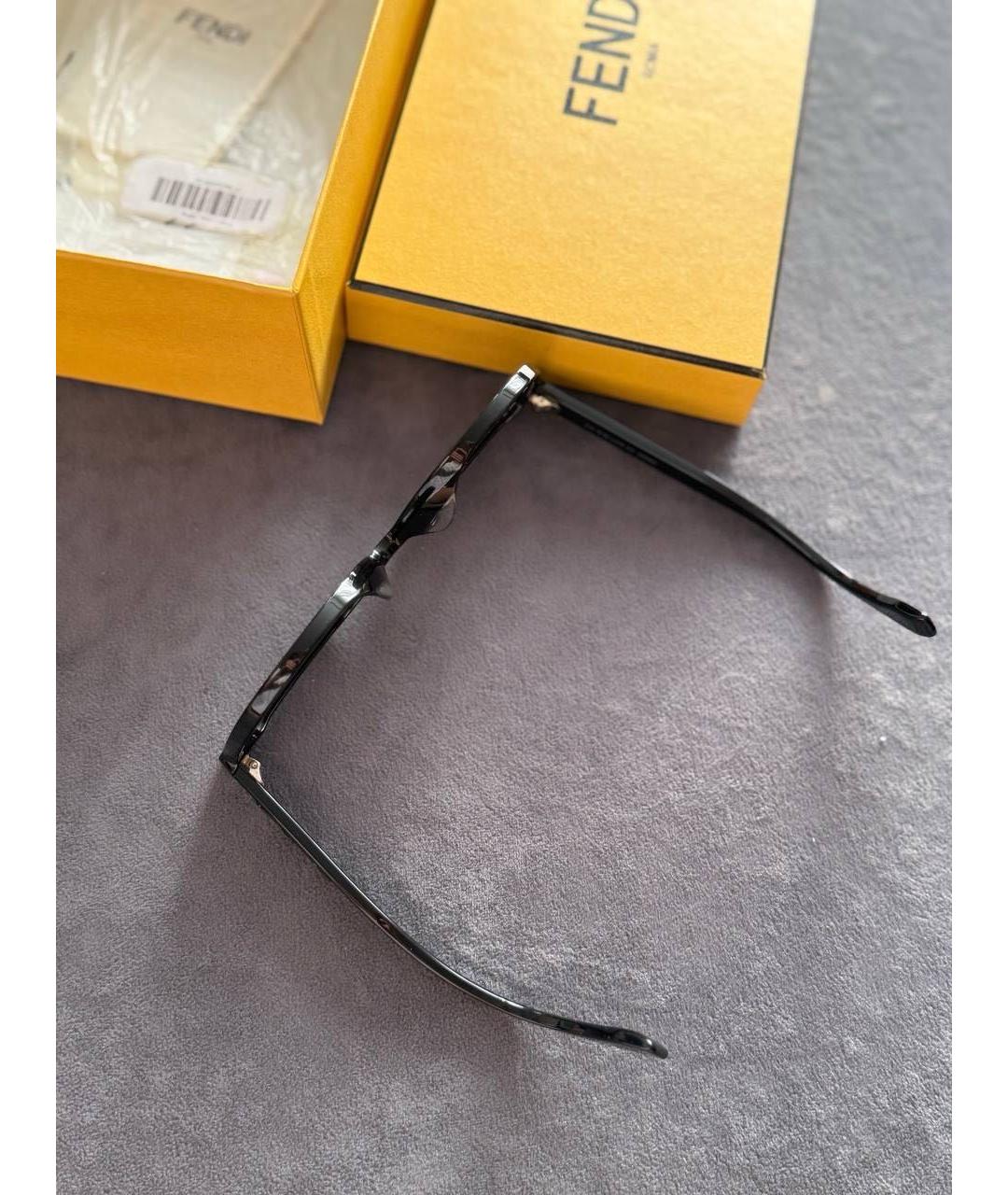FENDI Черные пластиковые солнцезащитные очки, фото 3