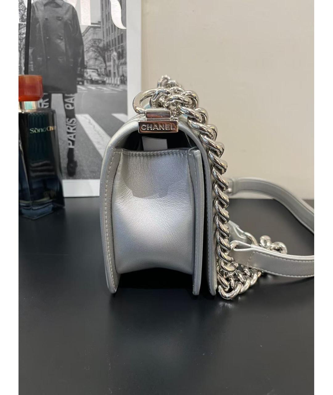CHANEL Серебряная кожаная сумка через плечо, фото 3